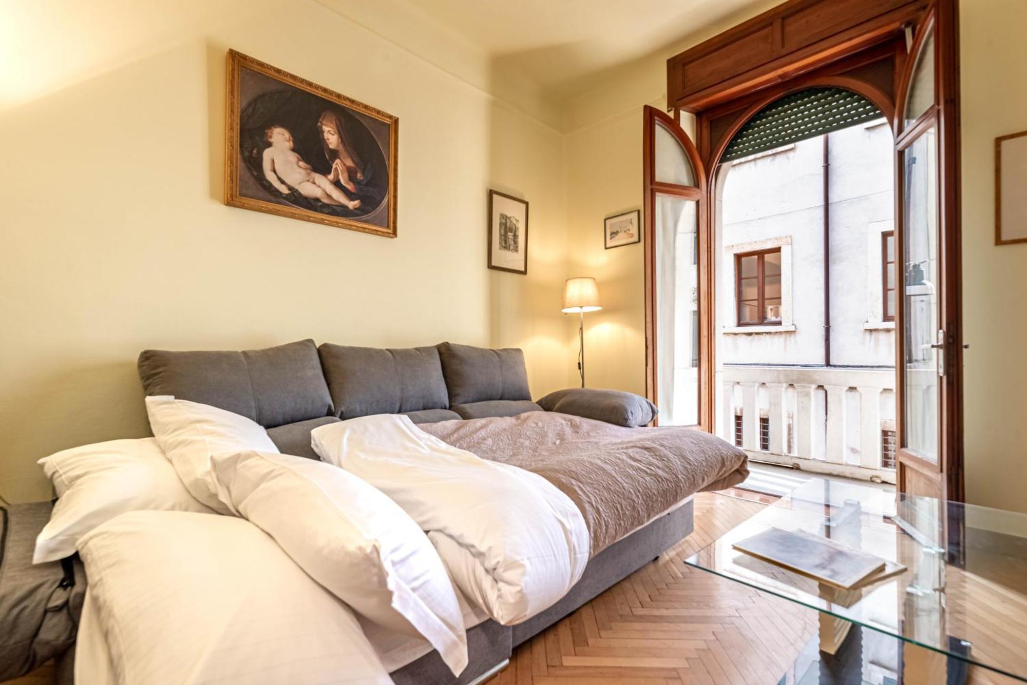Piazza Isolo Central Apartment Verona Exterior foto