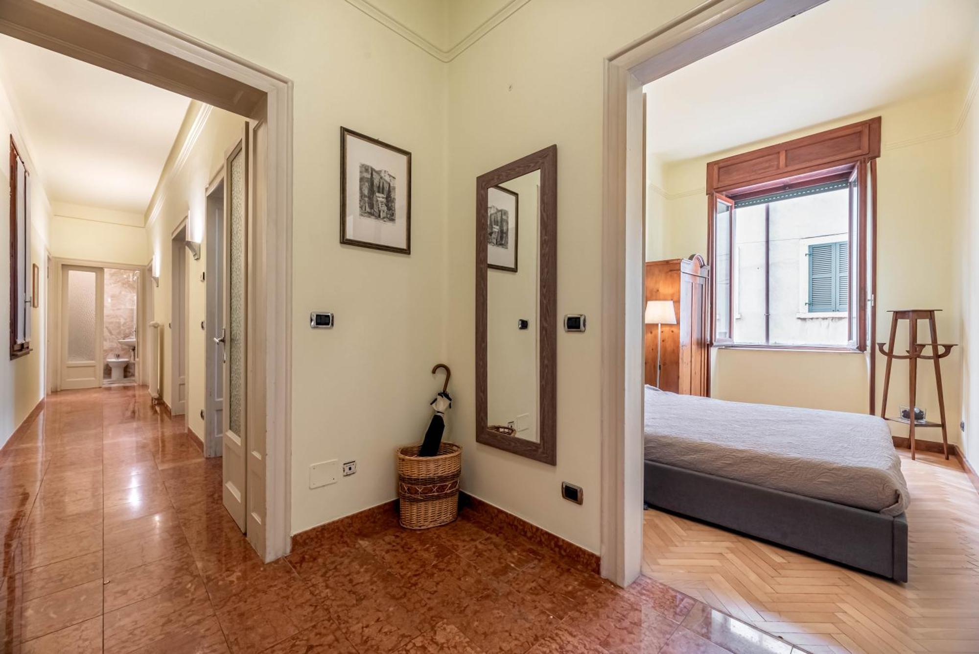 Piazza Isolo Central Apartment Verona Exterior foto
